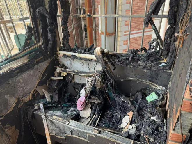 九游娱乐网站:巴掌大玩具车让一家5口陷入危机!这类隐患你家也有→(图1)