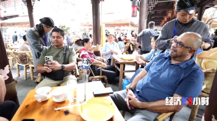 九游娱乐平台:新消费催生新职业年轻人解锁这些新赛道(图3)