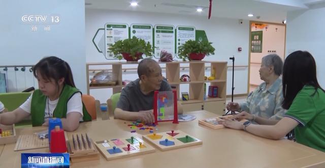 九游娱乐:玩具不再是“儿童限定”让爷爷奶奶们动脑又动手玩出快乐晚年(图6)