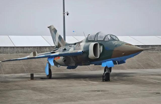 九游娱乐:吃着鸡排和拌粉看中外飞机竞技这是航空产业发展带来的新生活方式(图22)