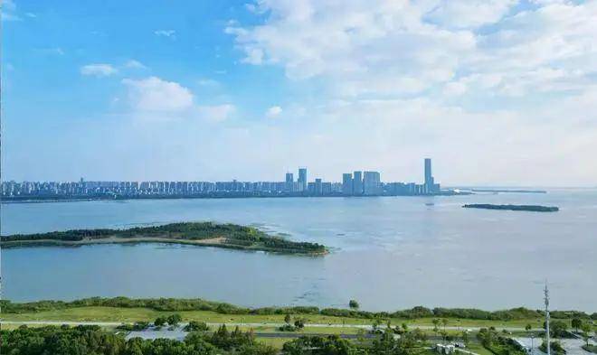 九游娱乐:太泽之星藏湖售楼处│太泽之星(营销中心)-2025销售中心(售楼处)-楼盘欢迎您-价格户型地址环境配套交房时间电话(图12)