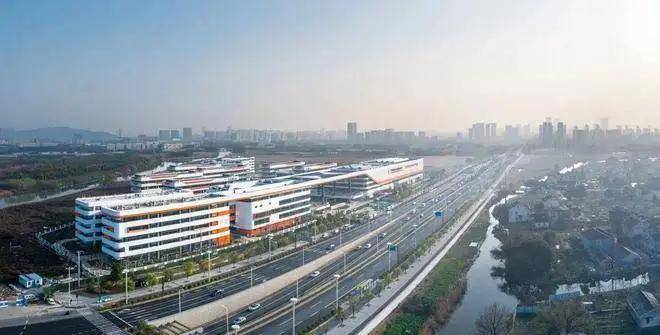 九游娱乐:太泽之星藏湖售楼处│太泽之星(营销中心)-2025销售中心(售楼处)-楼盘欢迎您-价格户型地址环境配套交房时间电话(图16)