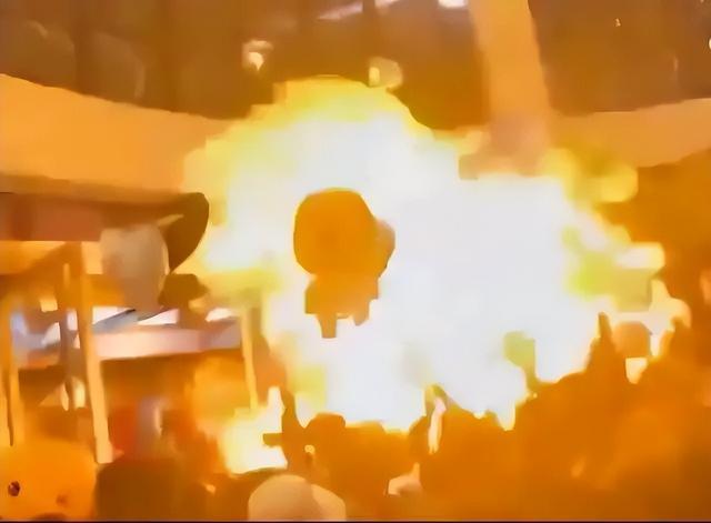 九游娱乐网站:宝妈一个疏忽孩子手、脸都被烧伤!这种“网红玩具”千万不能买(图1)